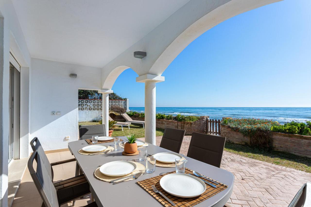 Charming Villa On The Seafront 마르베야 외부 사진