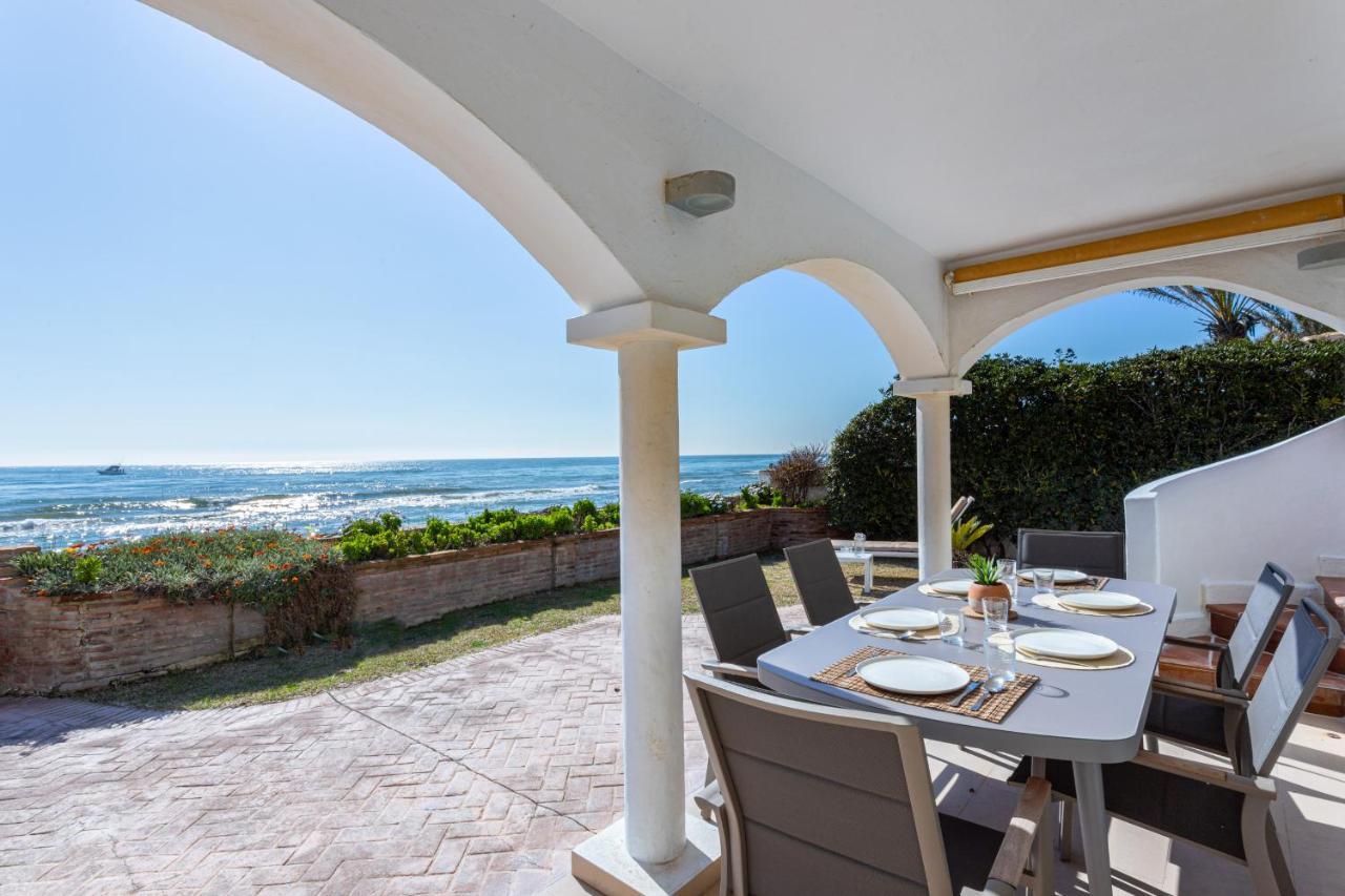 Charming Villa On The Seafront 마르베야 외부 사진