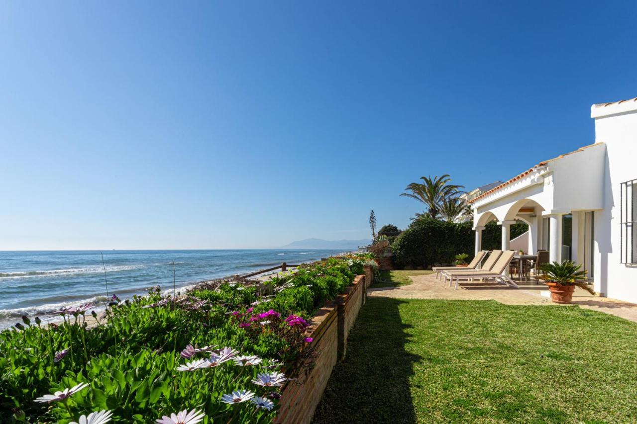 Charming Villa On The Seafront 마르베야 외부 사진