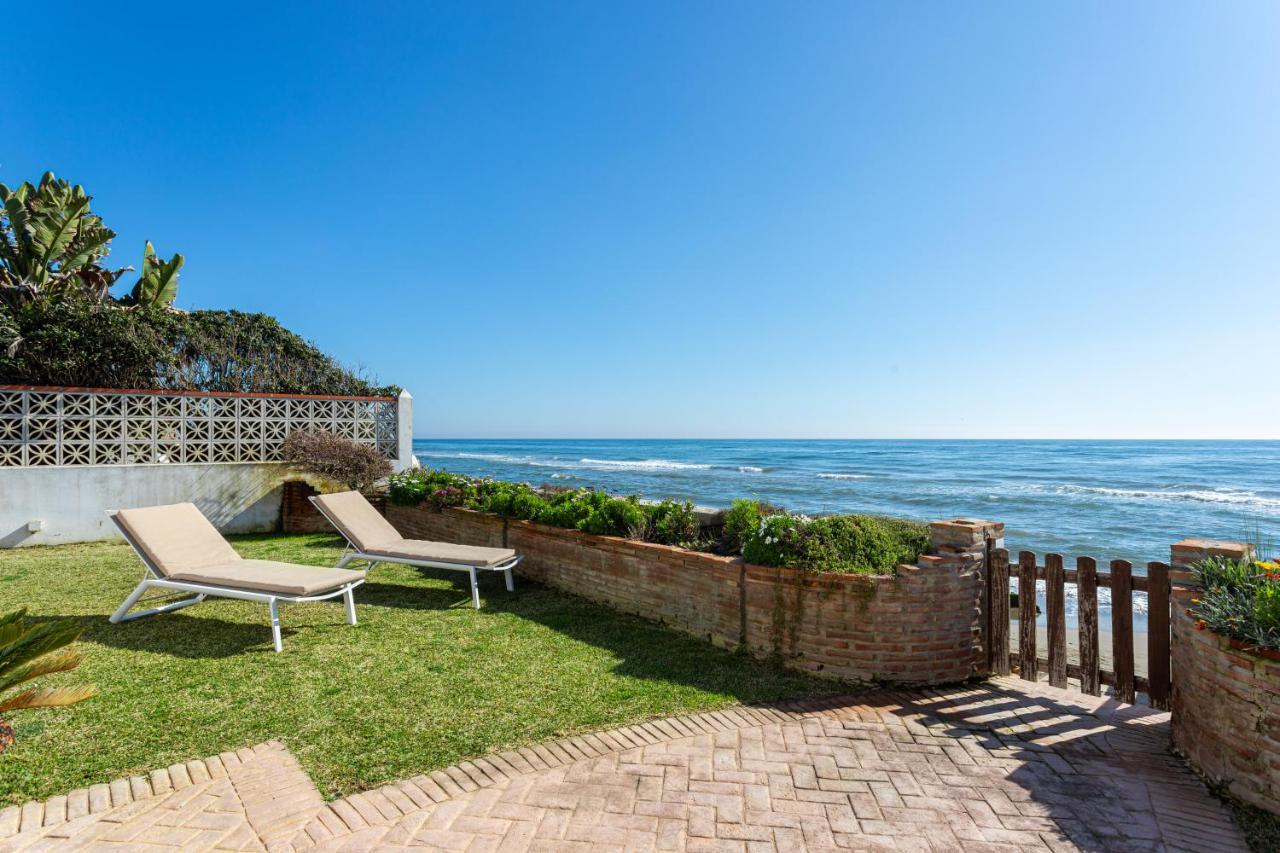 Charming Villa On The Seafront 마르베야 외부 사진