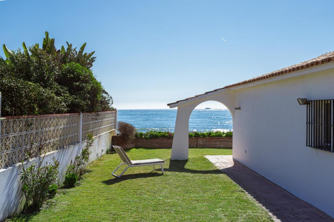 Charming Villa On The Seafront 마르베야 외부 사진