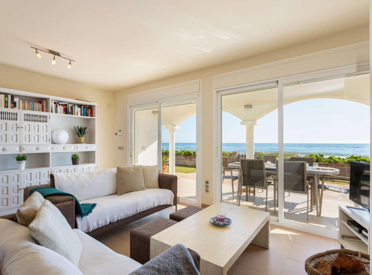 Charming Villa On The Seafront 마르베야 외부 사진