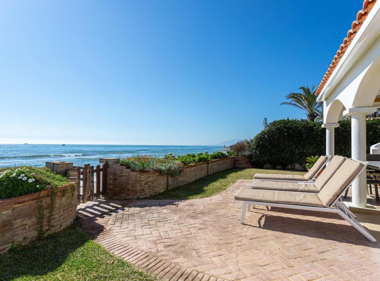 Charming Villa On The Seafront 마르베야 외부 사진